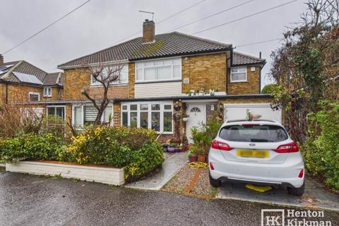 Hillary Mount, Billericay