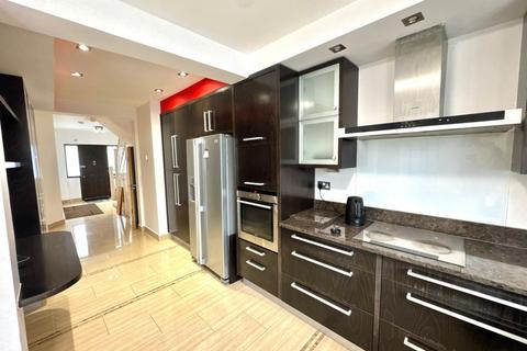 4 bedroom house to rent, Sydney Grove, Hendon