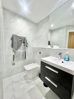 3 bedroom flat for sale, John Street, Salford M7