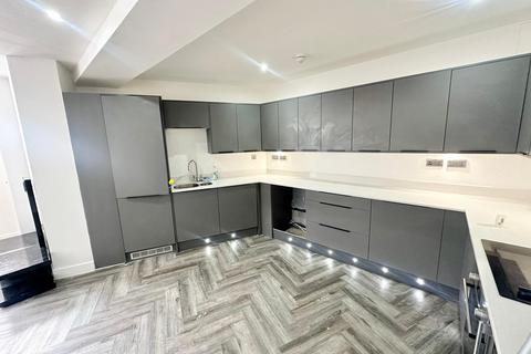 3 bedroom flat for sale, Thornton Street, London SW9