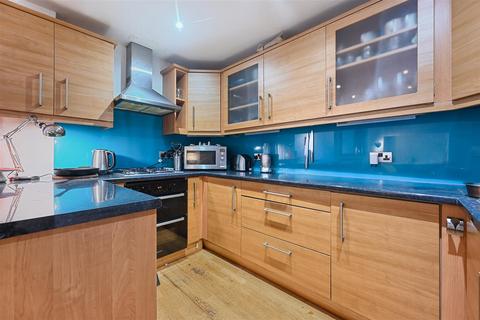 2 bedroom flat for sale, Hammersmith Grove, London W6