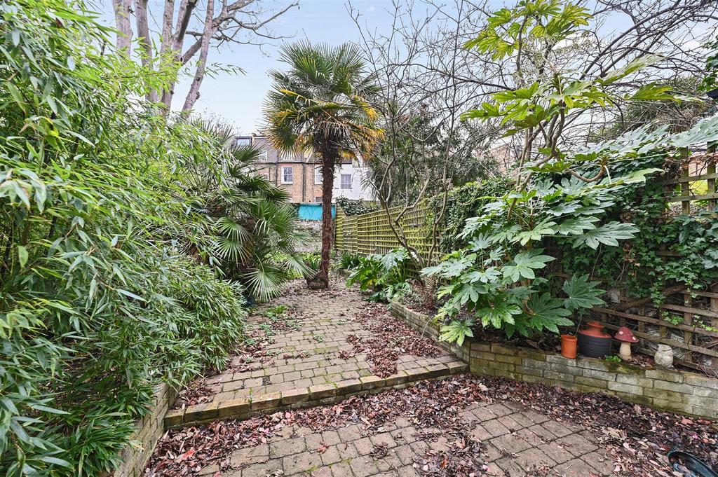FB -  Hammersmith Grove - Garden A1 (1).JPG