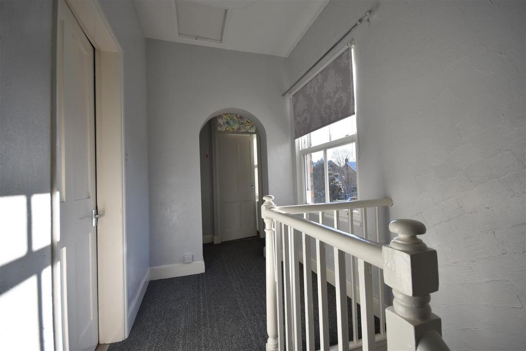 Galleried landing