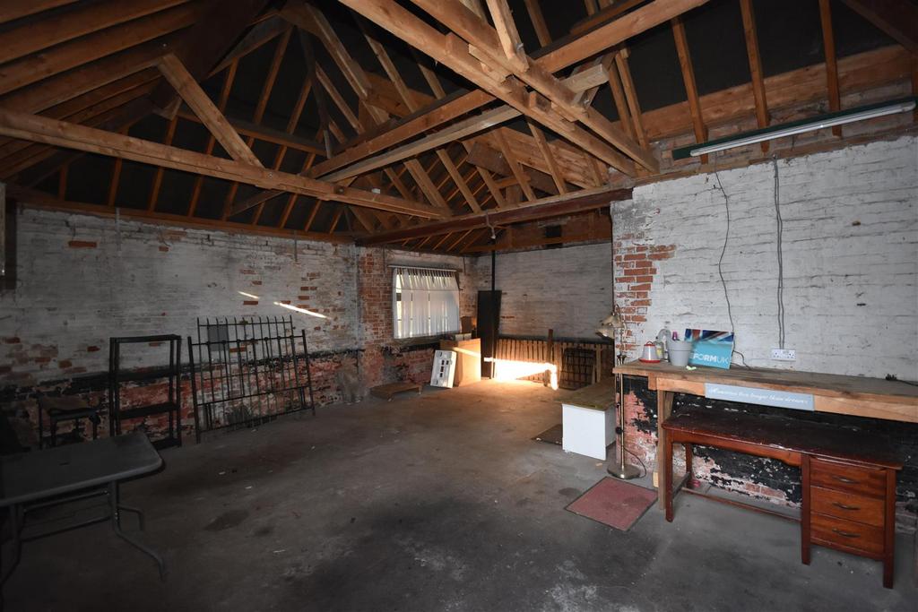 Coach house