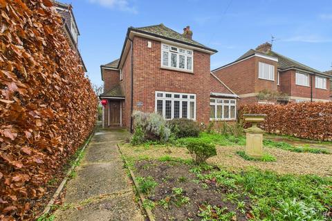 3 bedroom detached house for sale, Tring Road, Aylesbury HP20