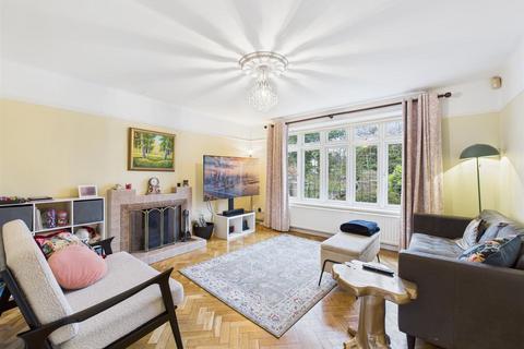 3 bedroom detached house for sale, Tring Road, Aylesbury HP20