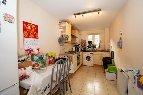 3 bedroom flat to rent, 3 Bed Student Flat in Melgate Close, Winton