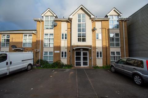 3 bedroom flat to rent, 3 Bed Student Flat in Melgate Close, Winton