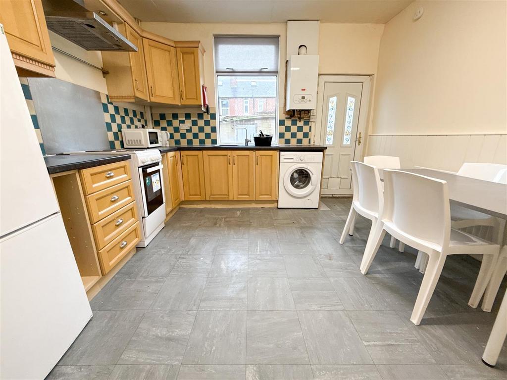Kitchen dining room