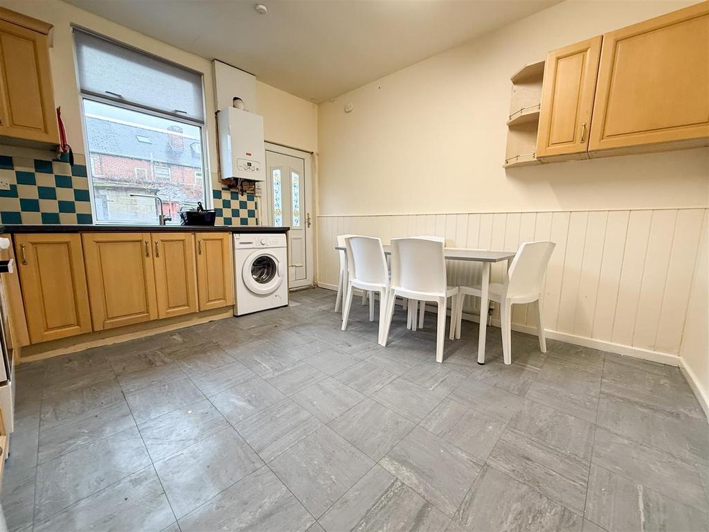 Kitchen dining room