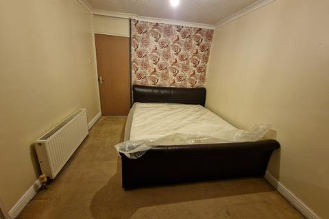 undefined, Tay Grove, Birmingham B38