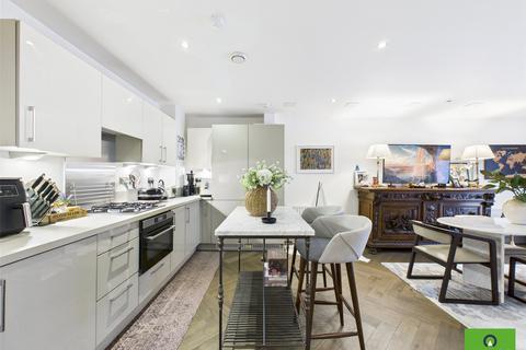 2 bedroom flat for sale, Autumn Court, Romford RM7
