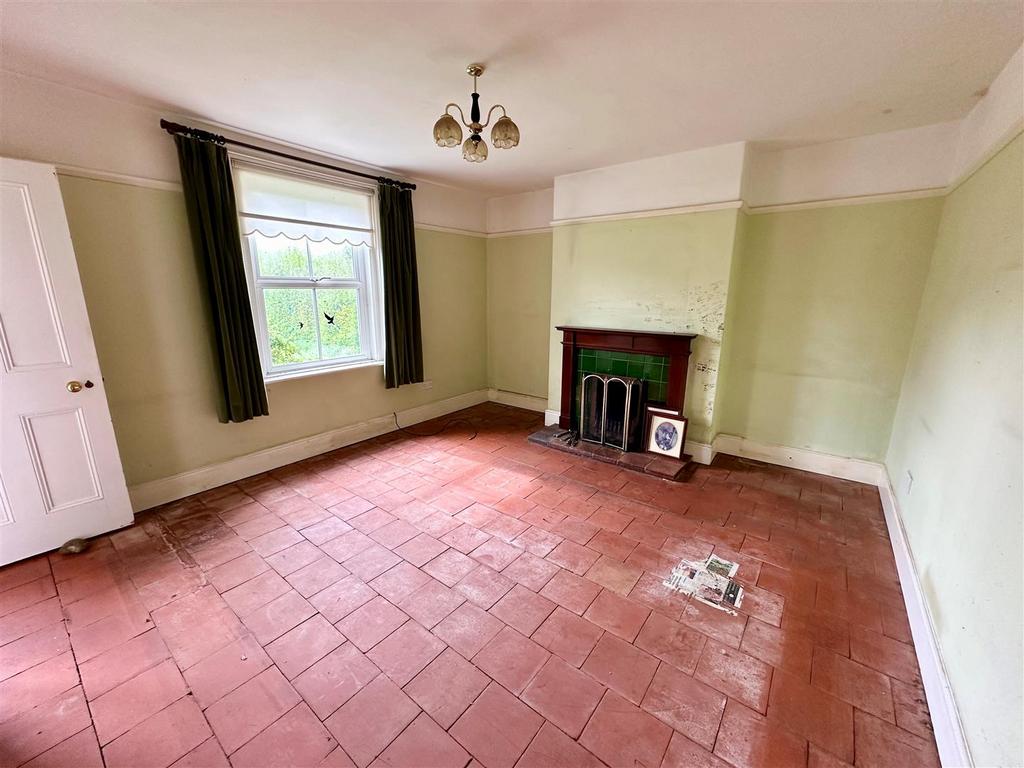 Lounge with fireplace.jpg