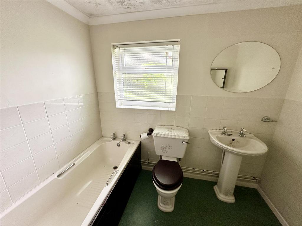 Bathroom.JPEG