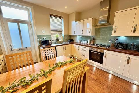 2 bedroom terraced house for sale, Banks End Road, Elland