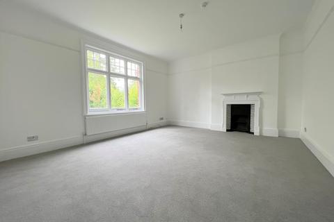 3 bedroom flat to rent, Molyneux Park Road, Tunbridge Wells
