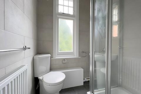 3 bedroom flat to rent, Molyneux Park Road, Tunbridge Wells