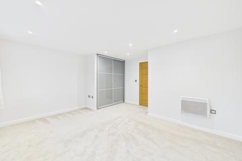 1 bedroom apartment for sale, Cathedral Court, O'Gorman Avenue, Farnborough, Hampshire, GU14