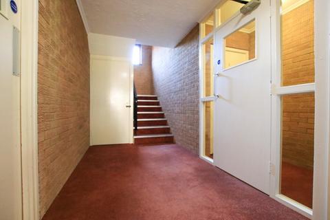 1 bedroom flat to rent, 156 Woodcote Road, WALLINGTON, SM6