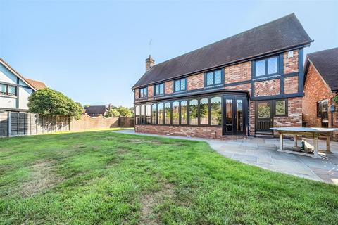 5 bedroom detached house to rent, Heathcote, Tadworth