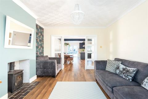 3 bedroom detached house for sale, Kingsbrook Road, Bedford, Bedfordshire, MK42