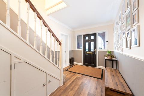 3 bedroom detached house for sale, Kingsbrook Road, Bedford, Bedfordshire, MK42