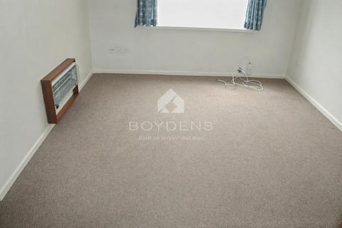 2 bedroom flat to rent, Cannons Court, Colchester CO2