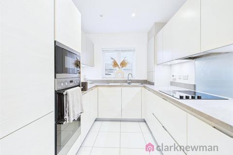 3 bedroom end of terrace house for sale, Iceni Square, Harlow CM18