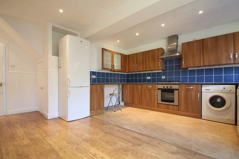 3 bedroom semi-detached house to rent, Heston Drive, Urmston, Manchester, M41