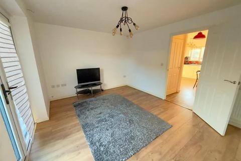 2 bedroom semi-detached house to rent, Lawnswood Road, Manchester
