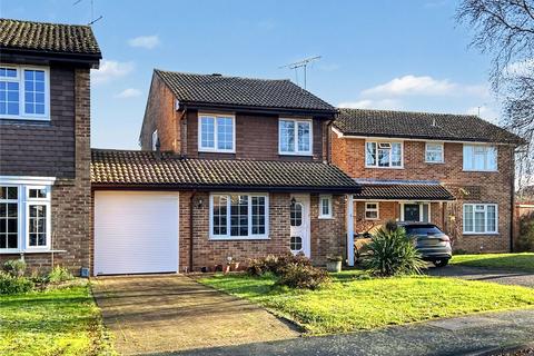 2 bedroom link detached house for sale, Glorney Mead, Badshot Lea, Farnham, Surrey, GU9