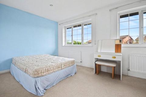2 bedroom link detached house for sale, Glorney Mead, Badshot Lea, Farnham, Surrey, GU9