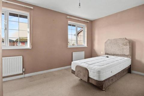 2 bedroom link detached house for sale, Glorney Mead, Badshot Lea, Farnham, Surrey, GU9
