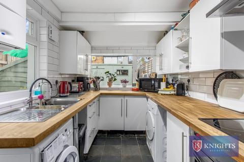 2 bedroom house for sale, Westoe Road, London, N9