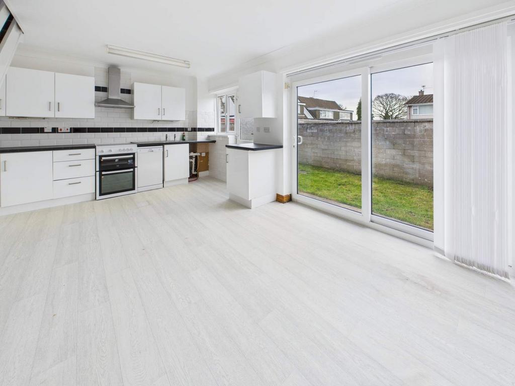 Kitchen/Dining Area