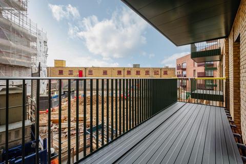 3 bedroom apartment to rent, Papillion Apartments, One Clapham Junction, London, SW11