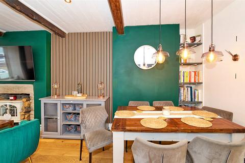 4 bedroom terraced house for sale, Paris Road, Scholes, Holmfirth, West Yorkshire, HD9