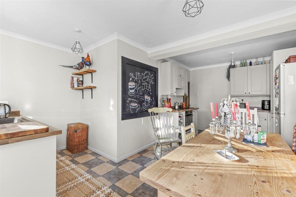 36 Coningsby Rd, HP13 5 NY-10.jpg