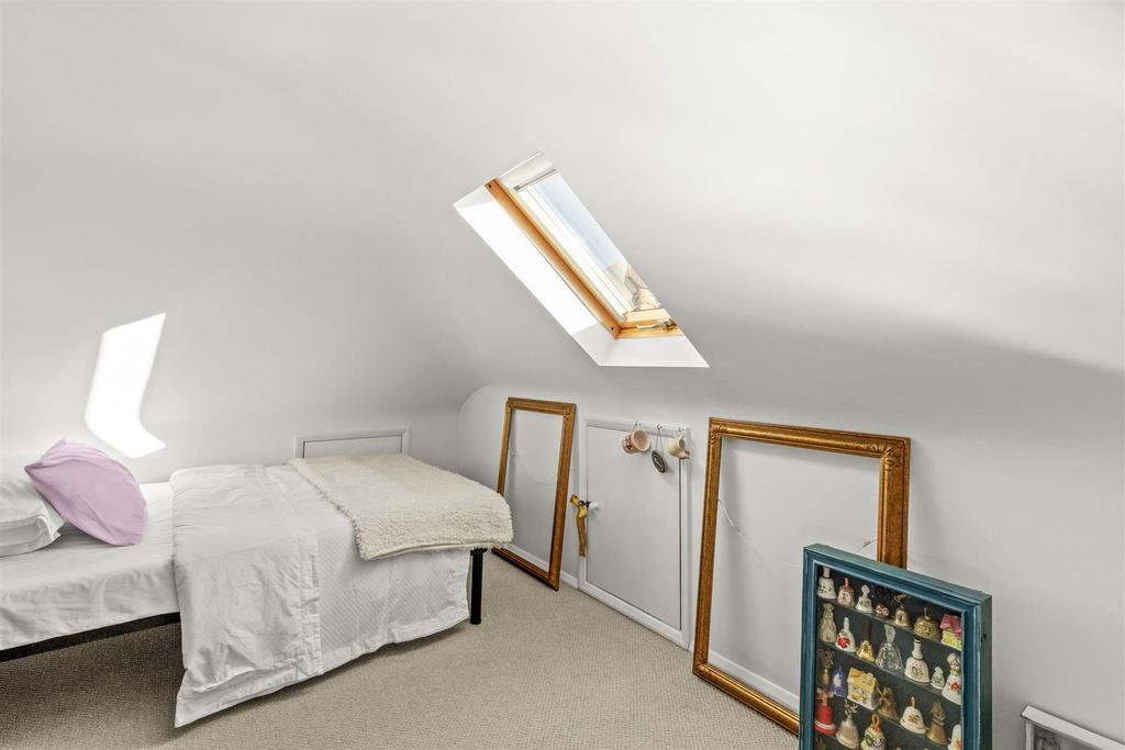 36 Coningsby Rd, HP13 5 NY-2.jpg
