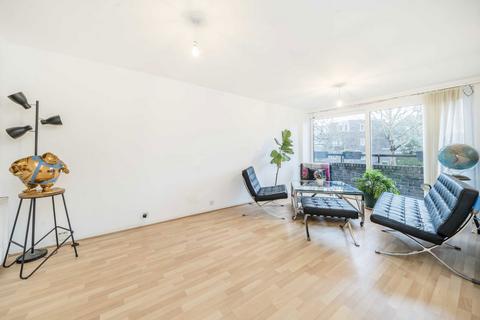 3 bedroom flat for sale, Justin Close, Brentford TW8