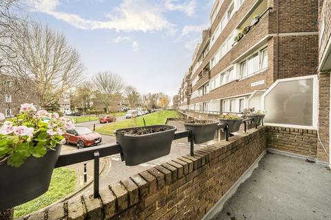 3 bedroom flat for sale, Justin Close, Brentford TW8
