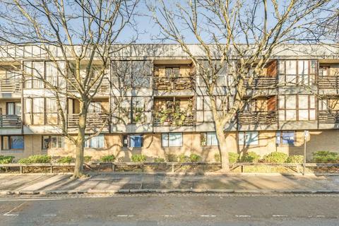 1 bedroom flat for sale, New Road, London N8