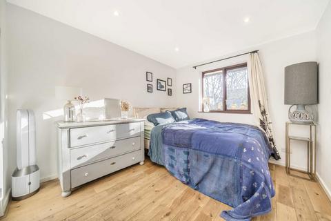 1 bedroom flat for sale, New Road, London N8