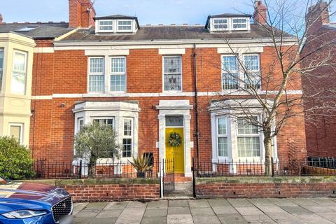 Washington Terrace, North Shields, Tyne and Wear, NE30 2HJ