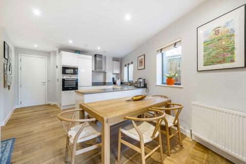 3 bedroom flat for sale, Grove Vale, London SE22