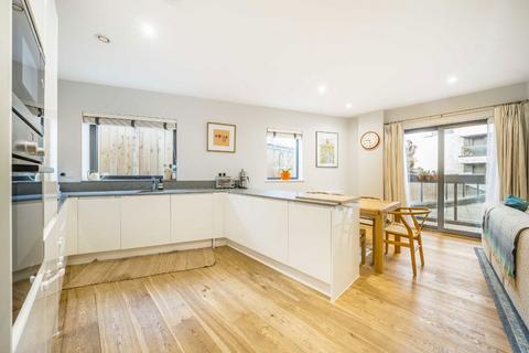 3 bedroom flat for sale, Grove Vale, London SE22