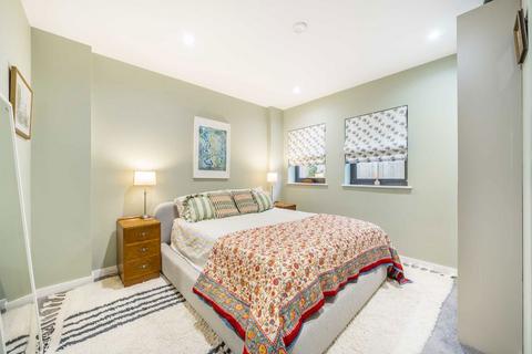 3 bedroom flat for sale, Grove Vale, London SE22