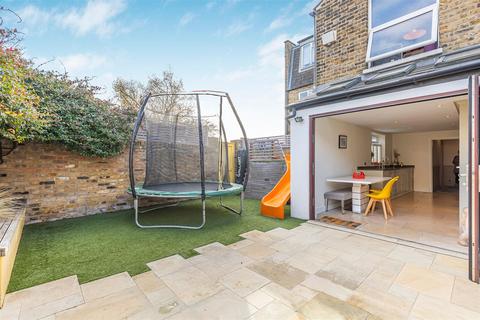 4 bedroom terraced house to rent, Second Avenue, London, SW14