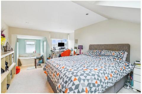 4 bedroom terraced house to rent, Second Avenue, London, SW14