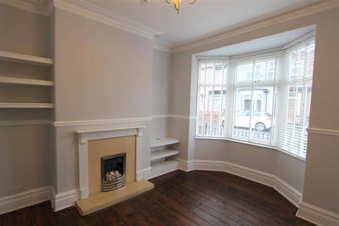 2 bedroom terraced house to rent, Surtees Street, Darlington